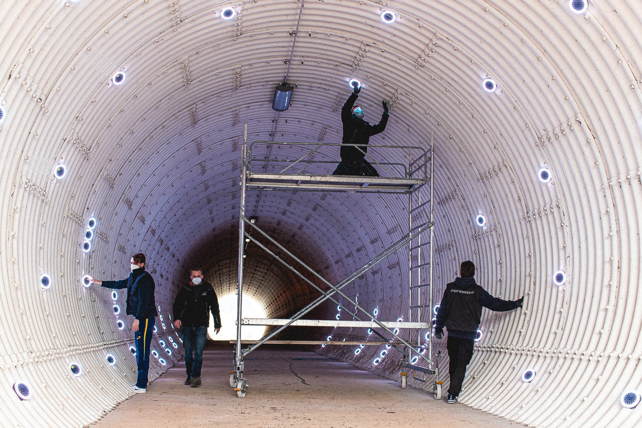 Glp Creative - GLP Rocks Tunnel with over 200 Creative Light 1